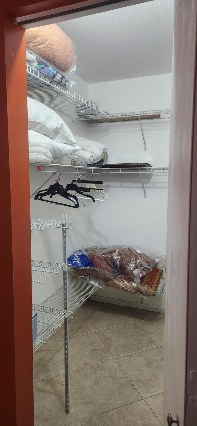 Building Photo - 3002 Portofino Isle