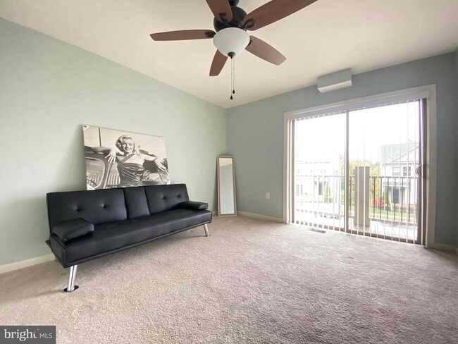 Building Photo - 14823 Chrysler Ct