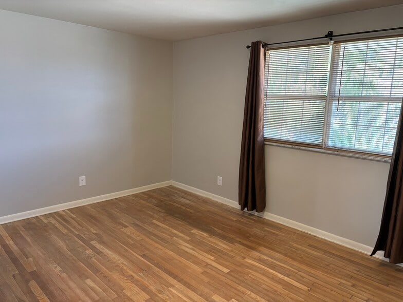 Bedroom - 1416 Henley Rd