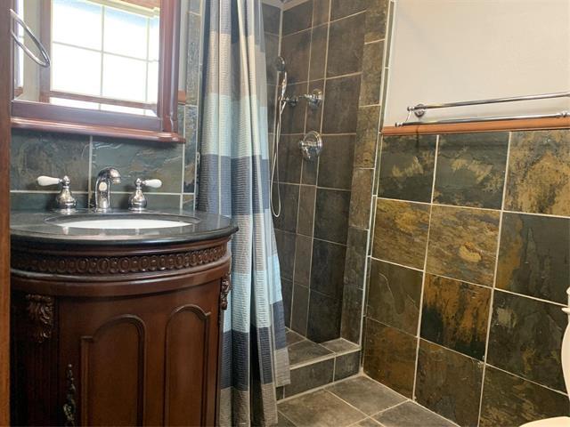 Building Photo - 1012 S Maurice Ave