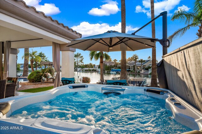 Building Photo - 1817 E Willow Tree Ct