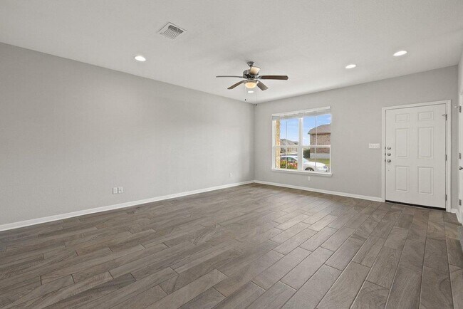 Building Photo - 718 Tinton Falls Ln