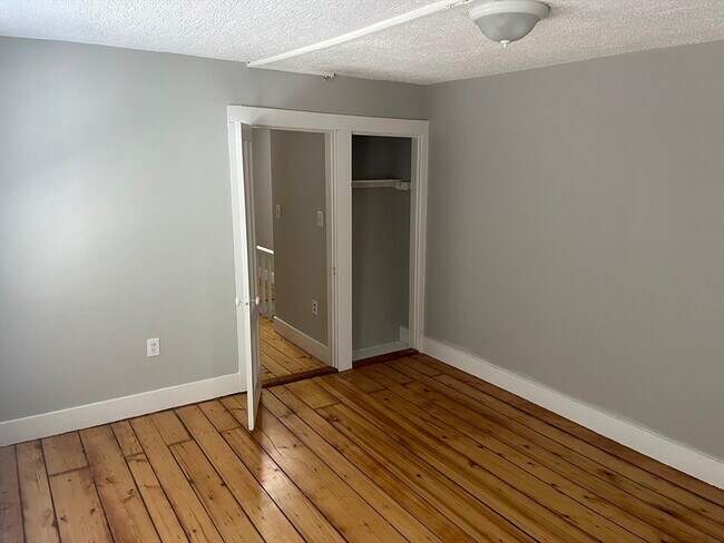 Building Photo - 159 E Central St