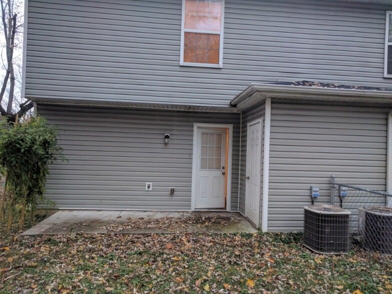 Building Photo - 1527 Lynch Ln
