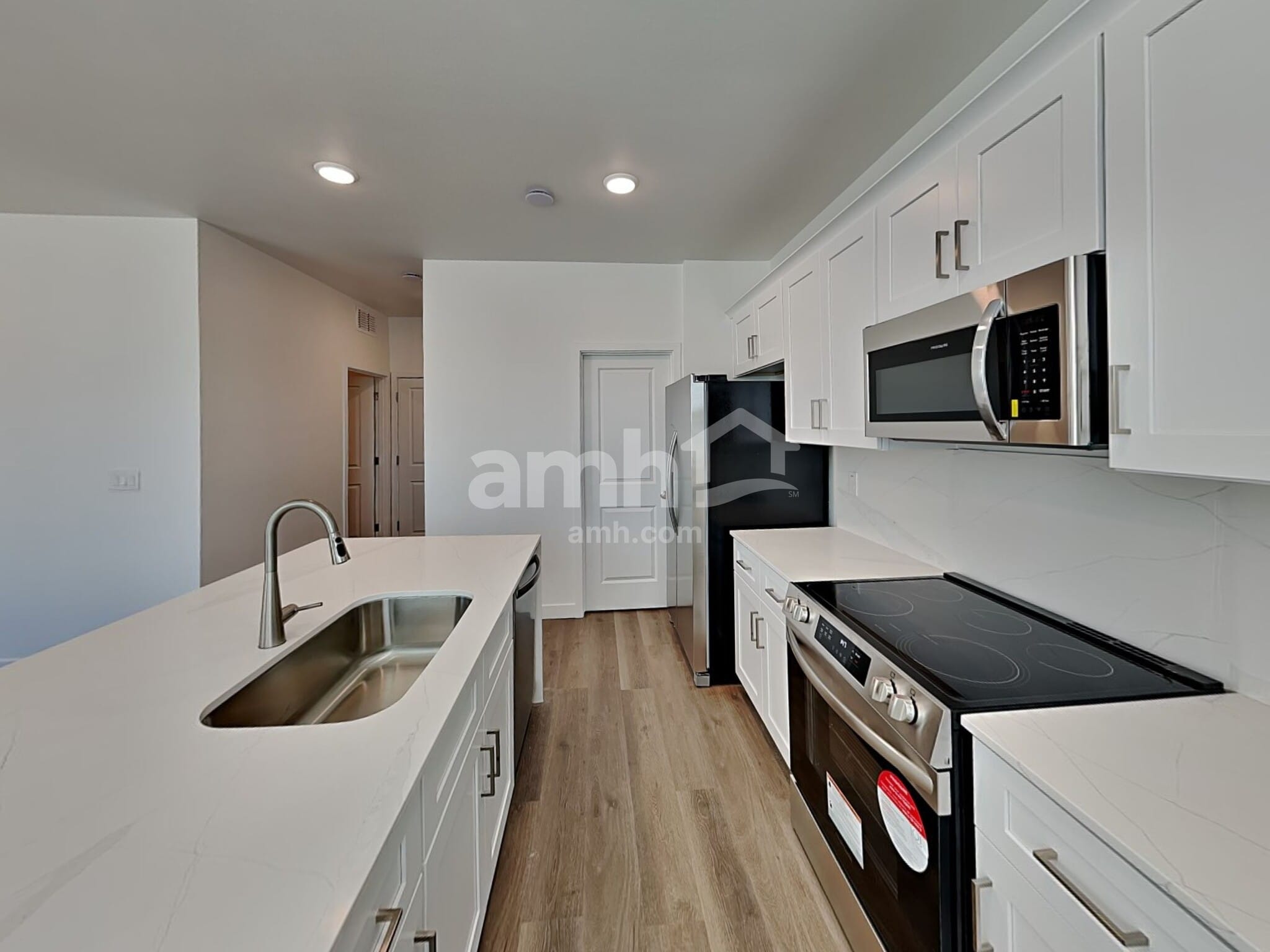 Building Photo - 18458 W El Cortez Pl