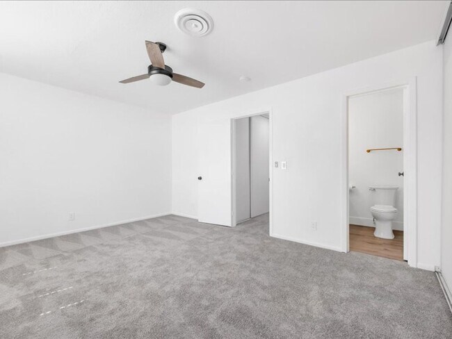 Building Photo - Beautifully upgraded 2 bedroom 2 story tow...
