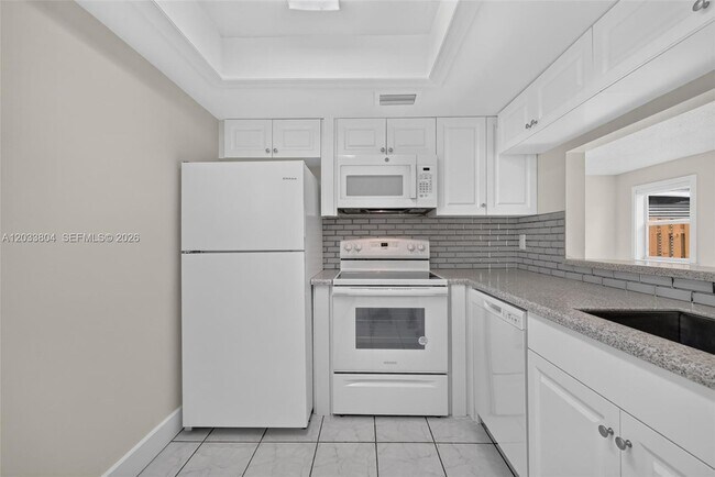 Building Photo - 20759 SW 83rd Ave