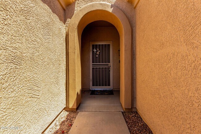 Building Photo - 15027 W Home Run Dr