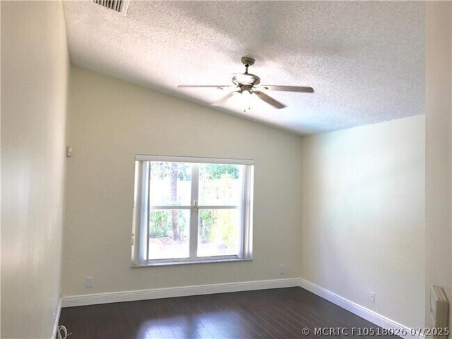 Building Photo - 9821 Red Heart Ln