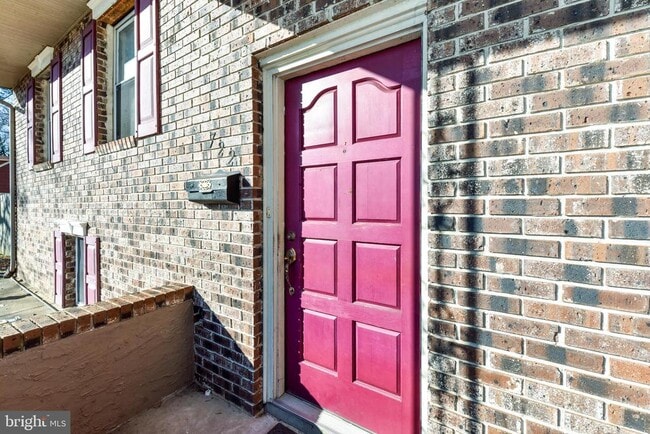 Building Photo - 722 Glenside Dr