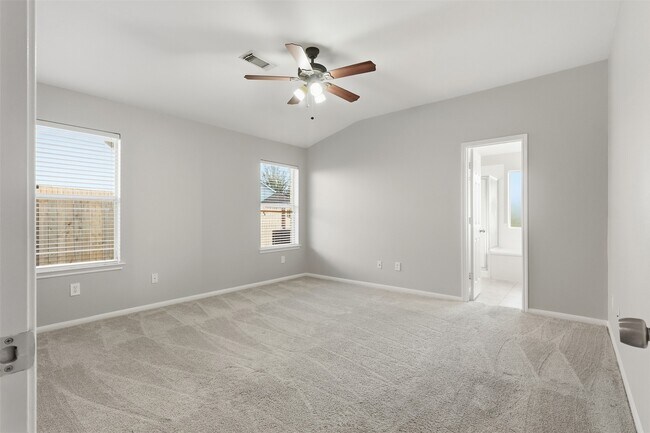 Building Photo - 6006 Wilcox Point Dr