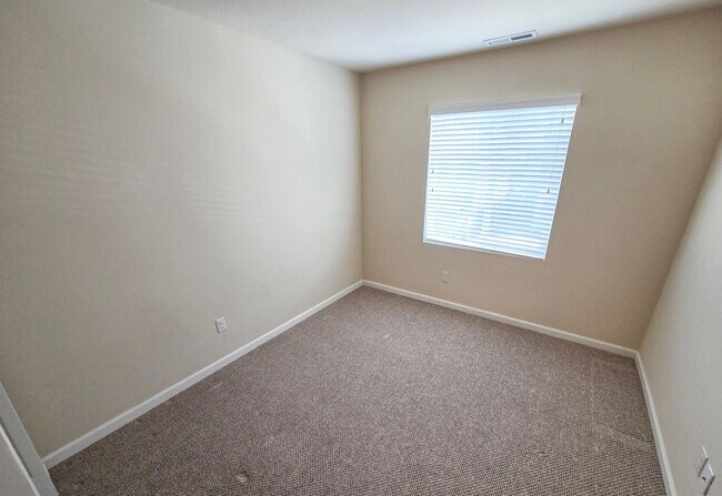 Building Photo - 5725 Karen Lynn Loop S