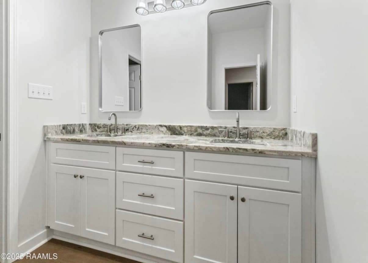 Building Photo - 204 Romero St