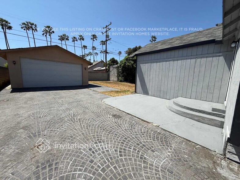 Building Photo - 5715 Deane Ave