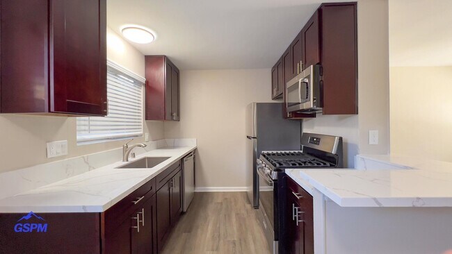 Interior Photo - 2609-2615 Fairmount Ave