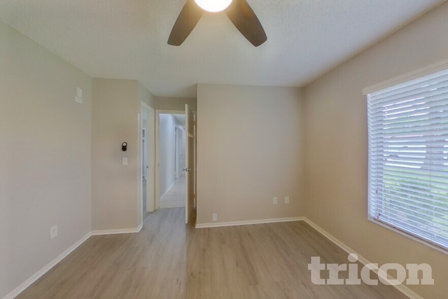 Building Photo - 11415 Cardiff Dr