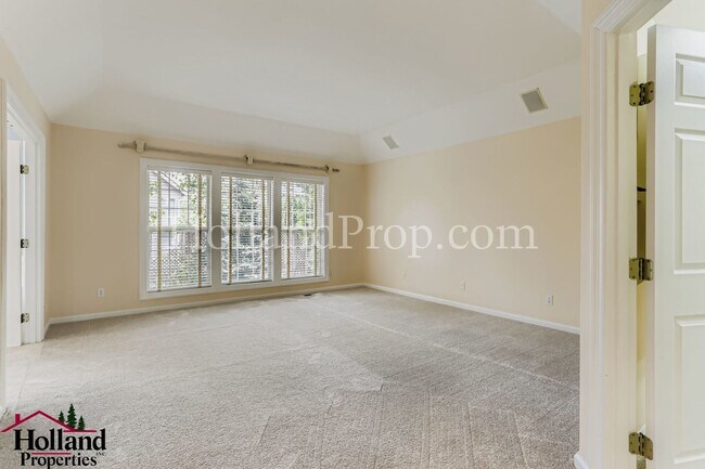 Building Photo - 14606 NW Applegate Ln