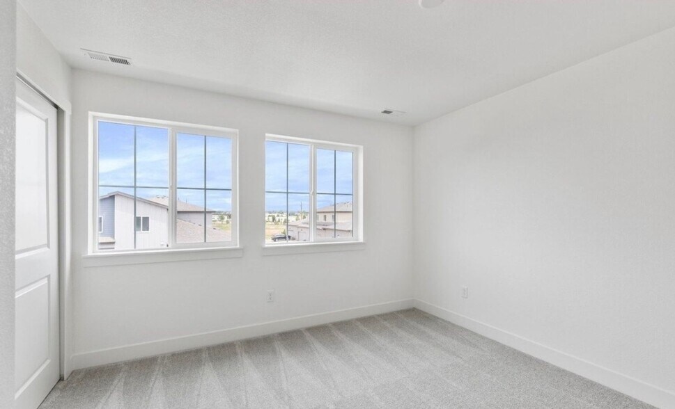 Building Photo - 5081 McKinnon Ct