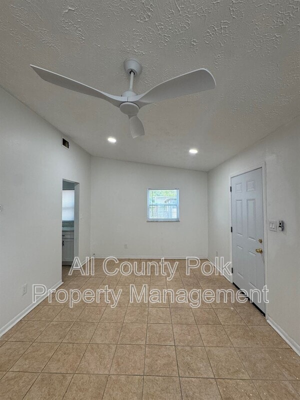 Building Photo - 3020 Galaxy Ln