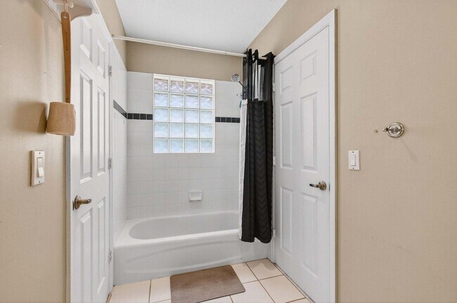 Building Photo - 5057 Sancerre Cir
