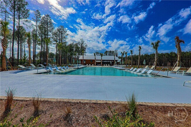 Building Photo - 710 Longleaf Dr