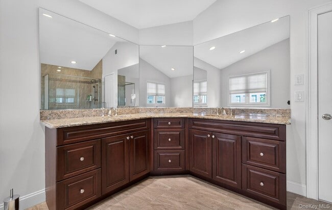 Building Photo - 702 Equestrian Way