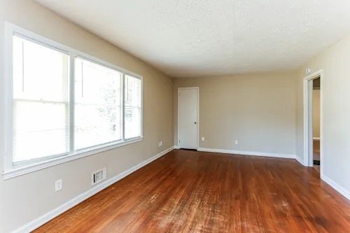 Building Photo - 2121 Cherry Ln