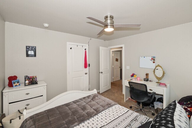 Building Photo - 3/2/2 Rental in the Meadows ~ 1743 Wesleyan!