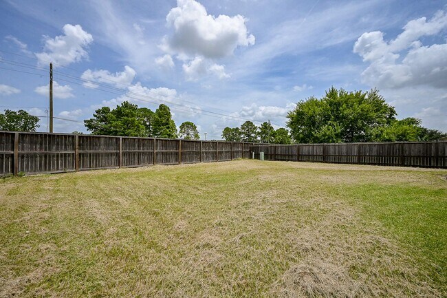 Building Photo - Nice 4 bd Rm Single Family Home