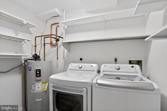 Building Photo - 215 Haddonfield Cmns