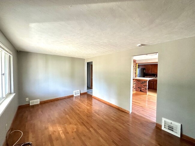 Primary Photo - 4 Bed/1.5 Bath Home in Penn Hills - Off-St...