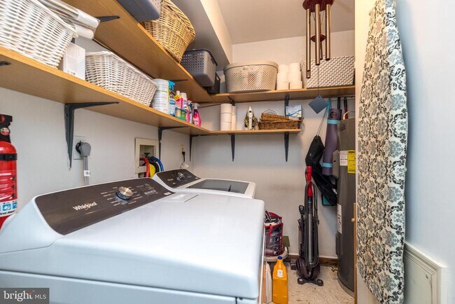 Building Photo - 42 Dogwood Ln