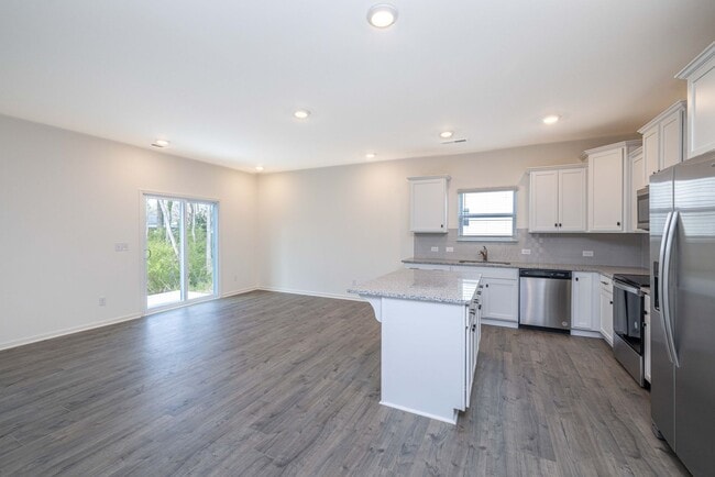 Building Photo - BEAUTIFUL 4 Bedroom Home Piedmont School District - AVAILABLE JULY 2026