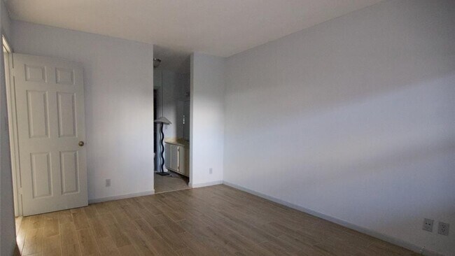 Building Photo - 7355 Woodmont Terrace