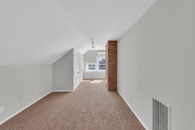 Building Photo - NORWOOD - Immaculate 1 bed efficiency unit on top floor of 4 family