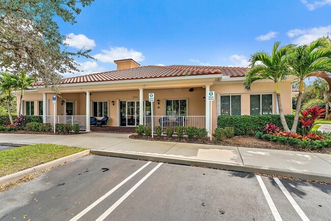 Building Photo - 9083 SE Hawks Nest Ct