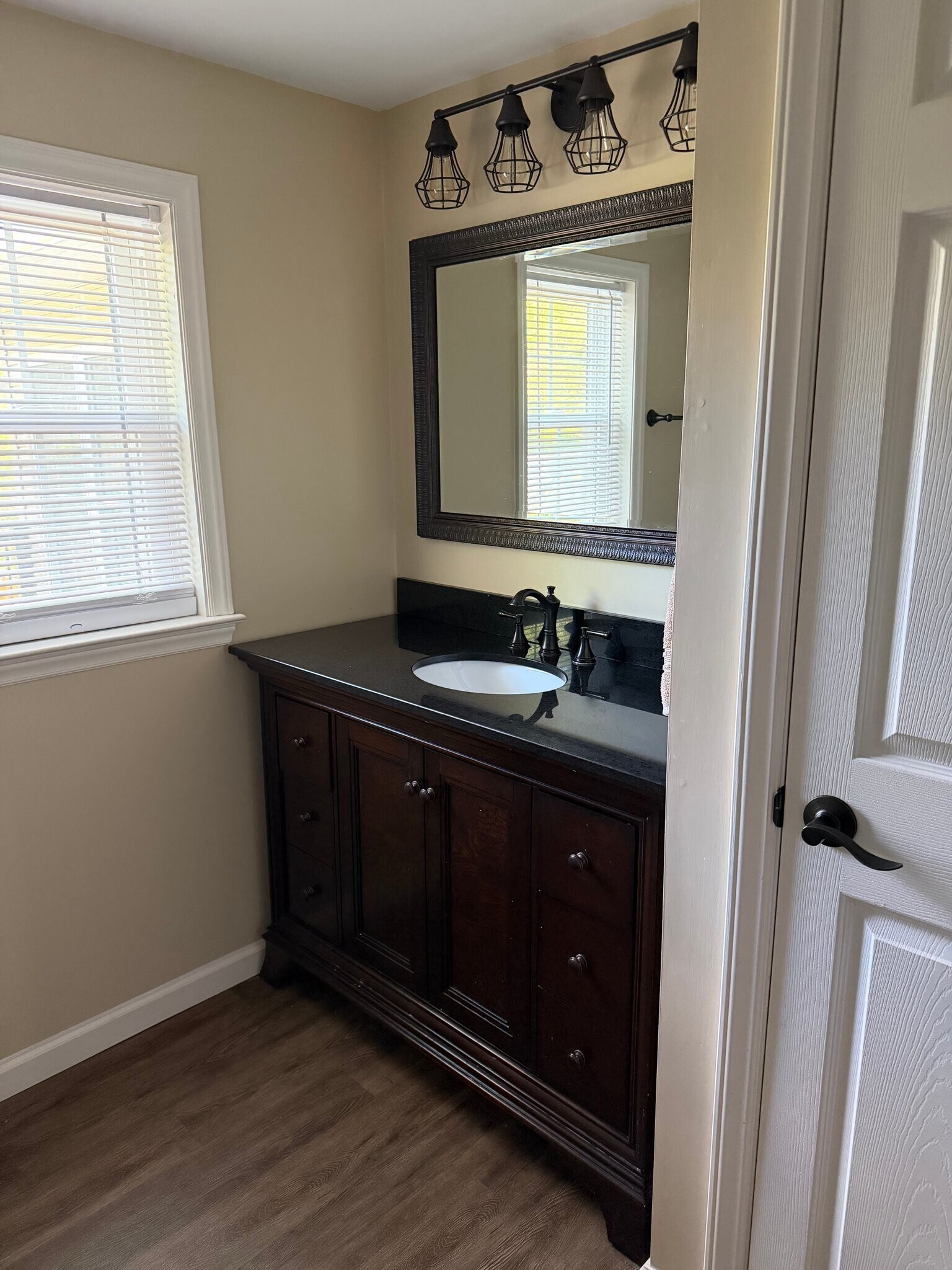 Building Photo - 33 Church Rd