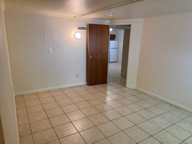 Building Photo - 11 Cove View Dr
