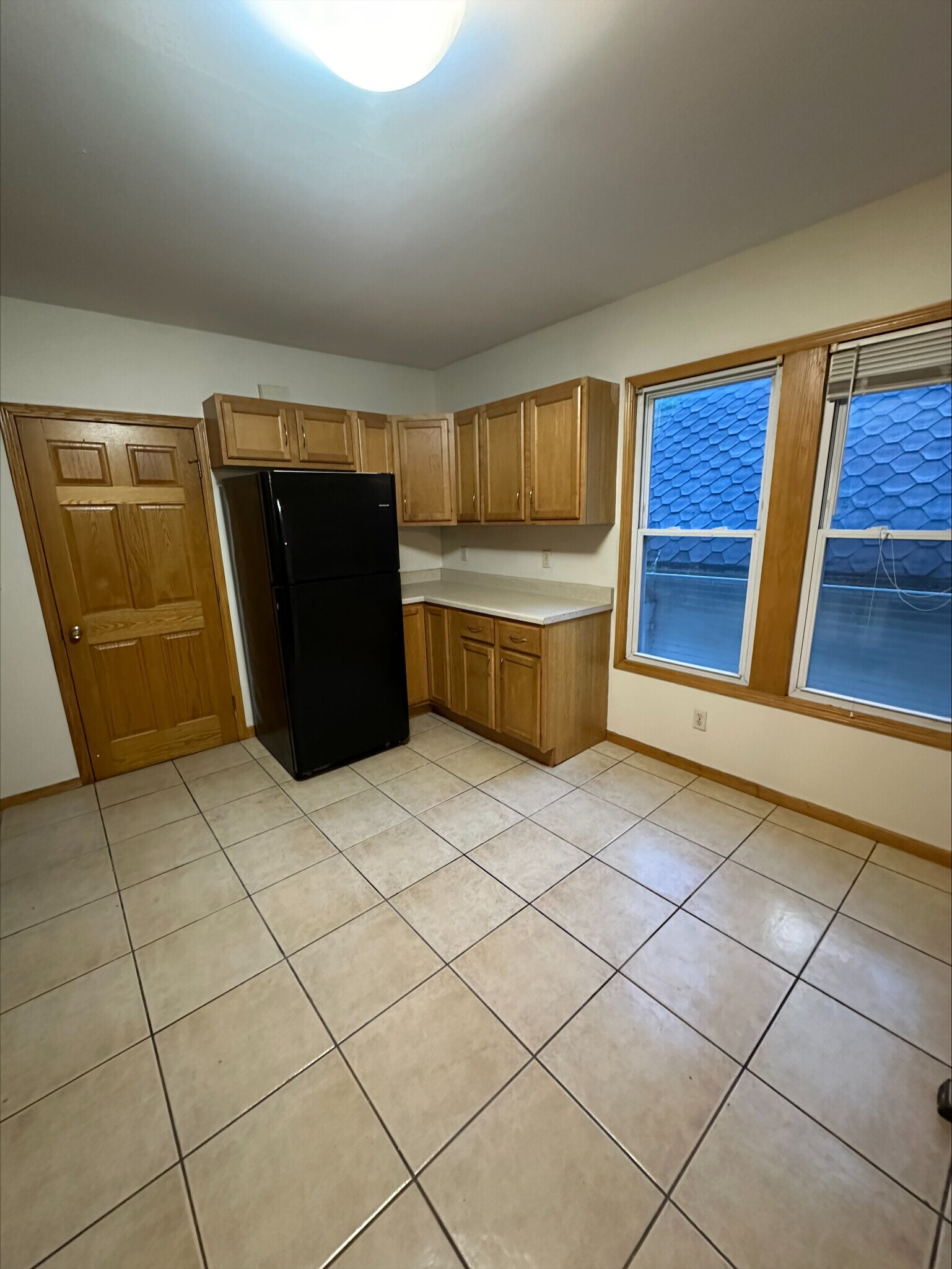 Kitchen - 2622 N Newhall St