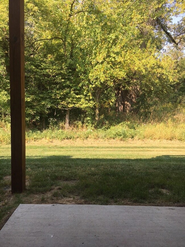 Building Photo - 460 RJ Dr