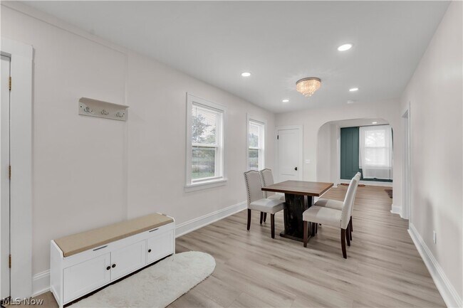 Building Photo - 3024 Vega Ave