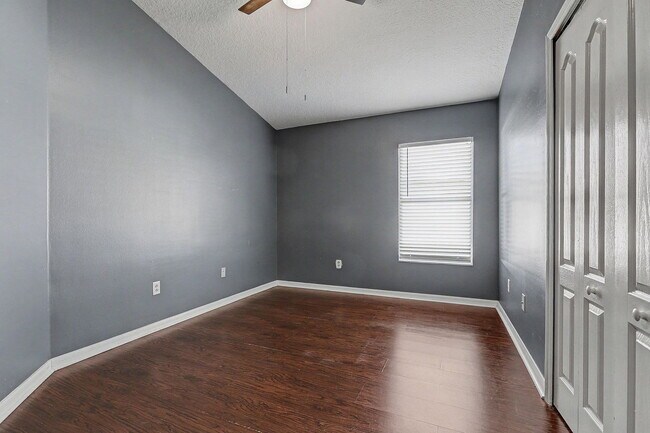 Building Photo - 30936 Baclan Dr