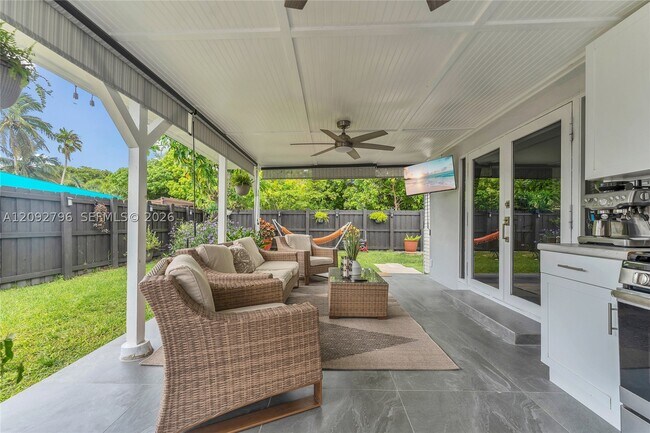 Building Photo - 9530 Jamaica Dr