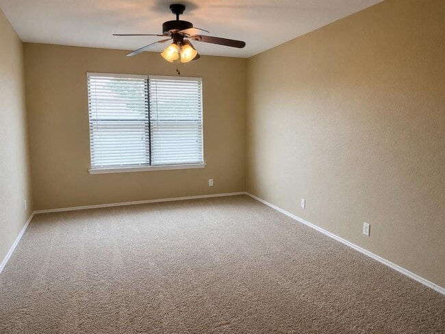 Building Photo - 122 Rummel Dr