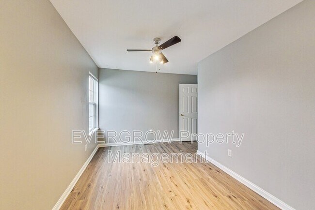 Building Photo - 1115 Spend a Buck Ct