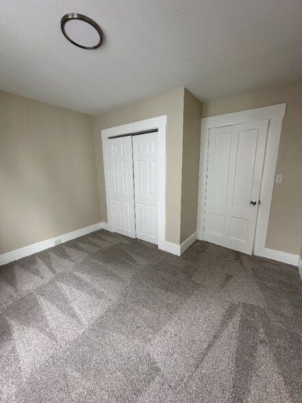 Building Photo - 367 Lake Ave