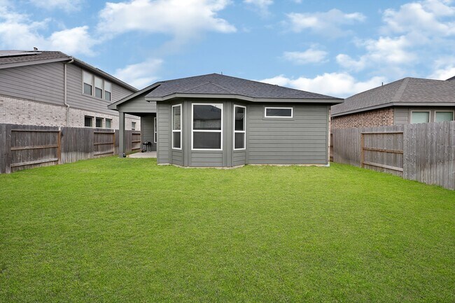 Building Photo - 9119 Brixham Dr