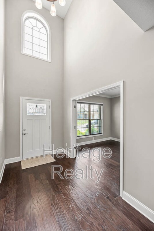 Building Photo - 925 Brookwood Ln