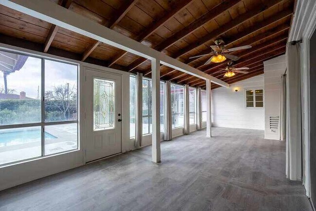 Building Photo - 590 N Cambridge St