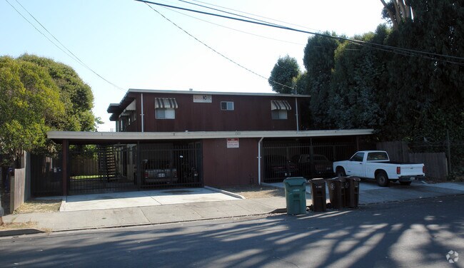 Primary Photo - 1320 Gaynor Ave